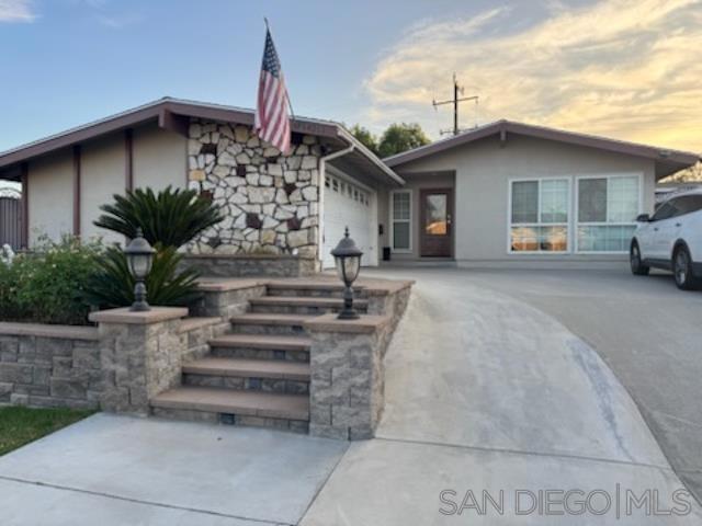 14211 Elmbrook Drive, La Mirada CA: https://media.crmls.org/mediaz/ebc09b77-a2a7-466b-a311-0ed34e931039.jpg