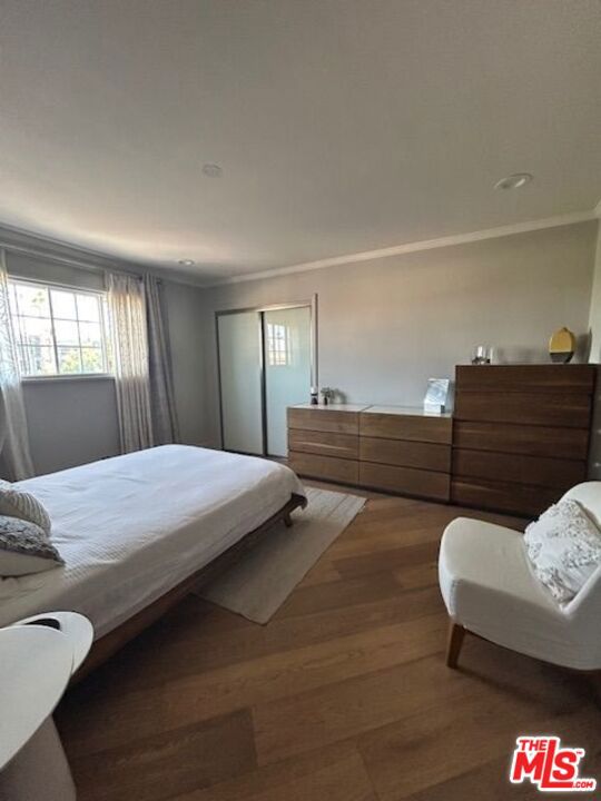 1144 10th Street, Santa Monica CA: https://media.crmls.org/mediaz/ebc115bf-2342-4fe5-8e48-ff306165d08a.jpg