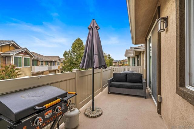 1344 Shoshone Falls Drive, Ramona CA: https://media.crmls.org/mediaz/ebc14380-206a-41ba-a1b9-34d63b979ce4.jpg