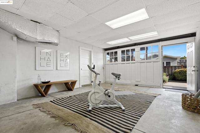 1048 Annerley Rd, Oakland CA: https://media.crmls.org/mediaz/ebc2555b-ea37-4920-9aef-3e2b3d0576d4.jpg