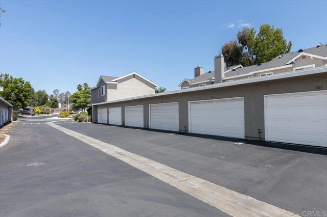 1977 Country Grove Lane, Encinitas CA: https://media.crmls.org/mediaz/ebc337da-d91d-4235-9e49-9e788c7a8989.jpg