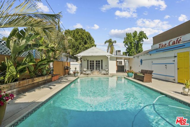 6319 Willowcrest Avenue photo 4