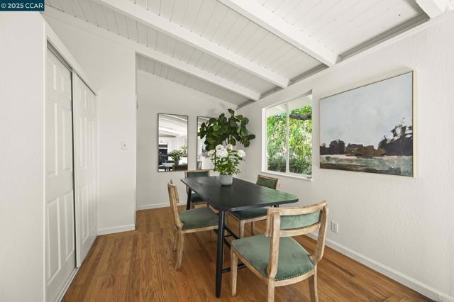 3352 Betty Ln, Lafayette CA: https://media.crmls.org/mediaz/ebc36f07-d647-4b0c-9aaa-3861c7f371c3.jpg