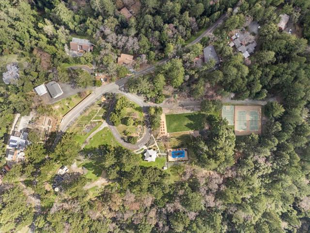 18319 Las Cumbres Road, Los Gatos CA: https://media.crmls.org/mediaz/ebc3856e-75c8-4196-a393-0de7ba6b281e.jpg