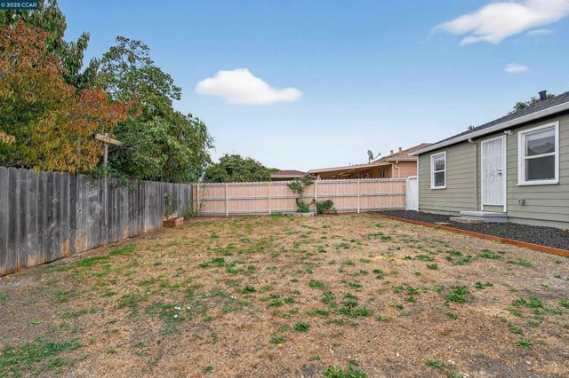 2921 Rollingwood Dr, San Pablo CA: https://media.crmls.org/mediaz/ebc38f38-dab2-40ba-8ec9-1573833b1210.jpg