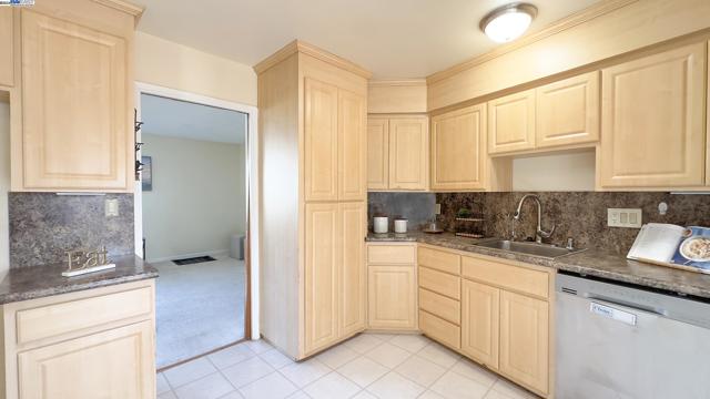 Image 19 of 55 For 311 Cima Dr  
