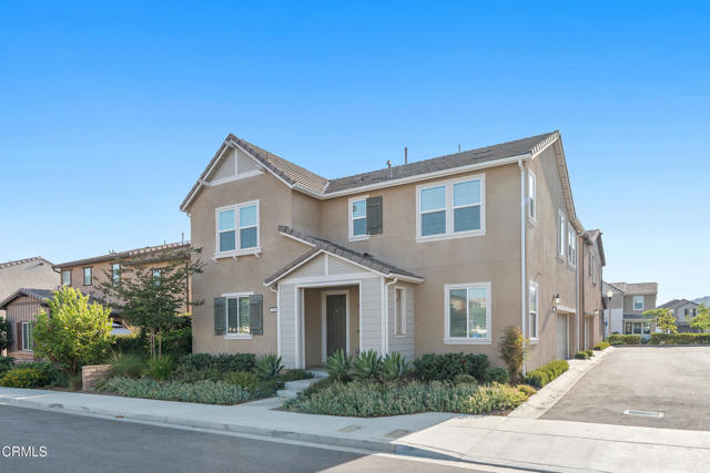Detail Gallery Image 2 of 22 For 528 Tibbetts St, Santa Paula,  CA 93060 - 3 Beds | 3 Baths