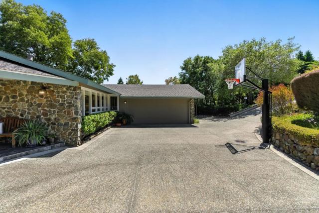 3795 Ralston Avenue, Hillsborough CA: https://media.crmls.org/mediaz/ebc4b350-c702-4d21-a0c0-523de0d969bf.jpg