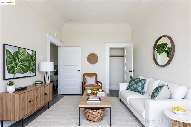 49 Auburn Street, San Francisco CA: https://media.crmls.org/mediaz/ebc4be00-1dd8-417a-97a8-aac2bde561ad.jpg