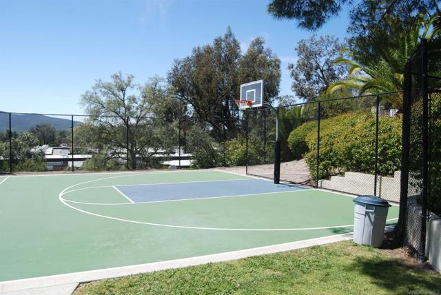 16071 Sun Summit Pt, San Diego CA: https://media.crmls.org/mediaz/ebc520df-6646-4091-9dc7-b2ab23d91b31.jpg