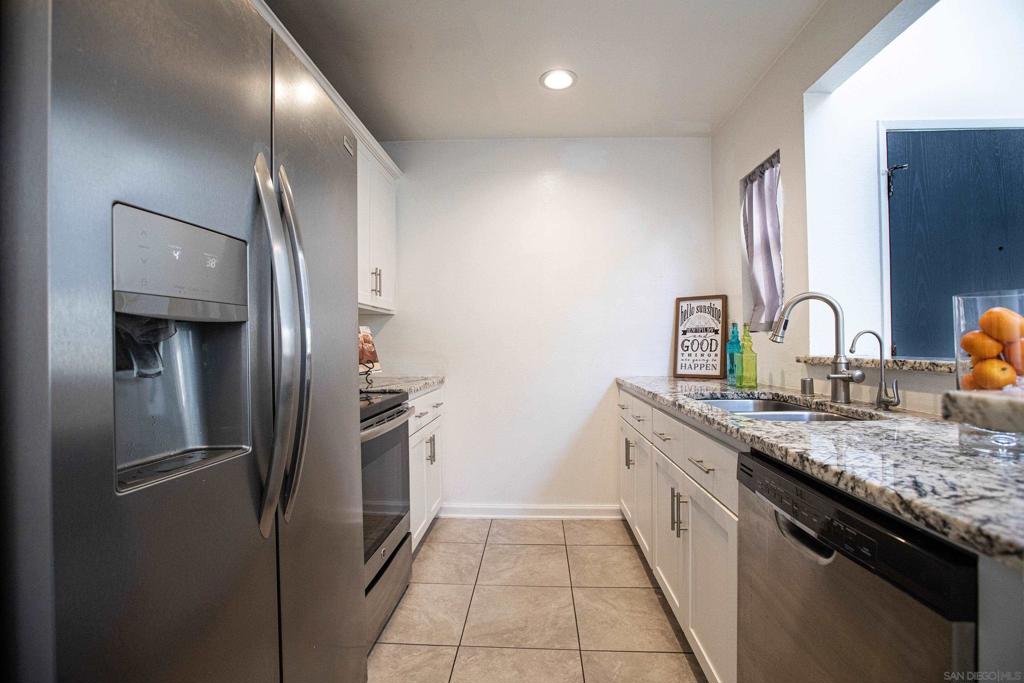 MLS #250036591SD image #5