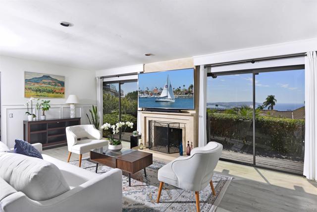 1553 Copa de Oro, La Jolla CA: https://media.crmls.org/mediaz/ebc659a8-d317-4890-8d3f-cbdae3b808ca.jpg