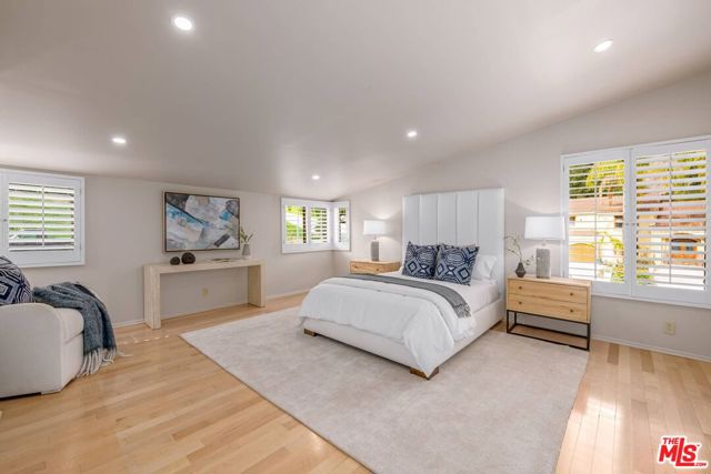 17765 Camino De Yatasto, Pacific Palisades CA: https://media.crmls.org/mediaz/ebc71c22-77c6-446f-9b4b-4fe844a1cbb8.jpg
