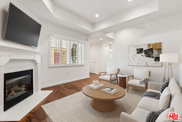 7301 W Manchester Avenue, Los Angeles CA: https://media.crmls.org/mediaz/ebc756ef-6d85-4e7c-b7f8-f9bfb4b579ca.jpg