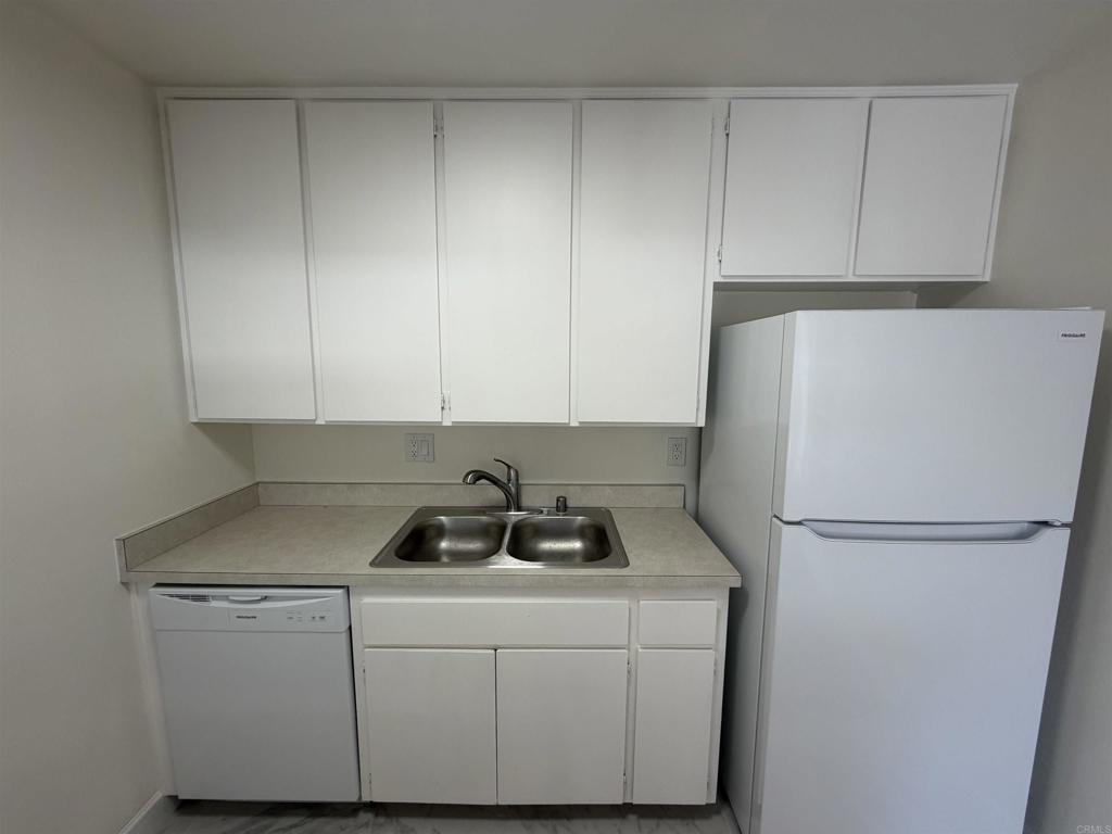 403 Requeza Street - photo 6