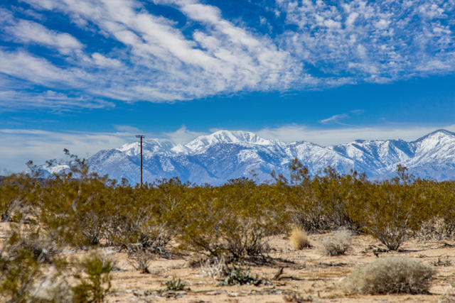 62751 Winters Road, Joshua Tree CA: https://media.crmls.org/mediaz/ebc84482-9496-4a5e-af1c-daa0f574c958.jpg