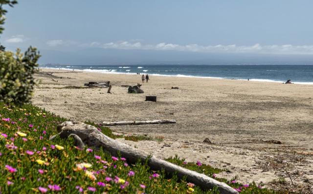 757 The Shore Line, La Selva Beach CA: https://media.crmls.org/mediaz/ebc86b1c-a690-4031-99f7-7ded63e15ee8.jpg