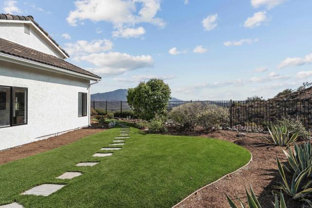 1795 Fuerte Estates Drive, El Cajon CA: https://media.crmls.org/mediaz/ebc9181b-b606-4172-afb0-d285d2ceccb8.jpg