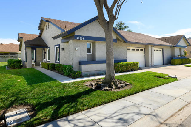 Detail Gallery Image 2 of 40 For 42308 Village 42, Camarillo,  CA 93012 - 2 Beds | 2 Baths