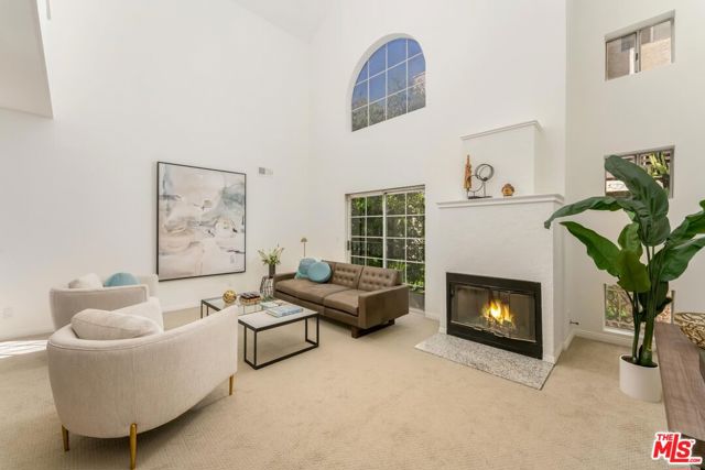 963 LARRABEE Street, 4 photo 8