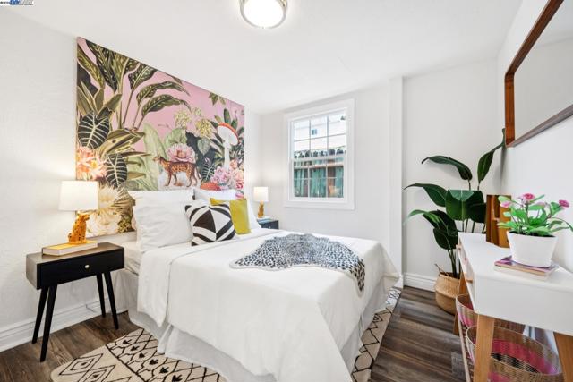 2449 26TH AVENUE, Oakland CA: https://media.crmls.org/mediaz/ebca2098-84b5-46c6-a999-d5d1da8d199d.jpg