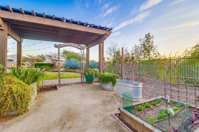 8457 Lower Scarborough, San Diego CA: https://media.crmls.org/mediaz/ebcb128c-a22d-4925-8a5f-4abdc7029715.jpg