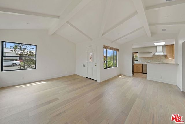 4718 Gaviota Avenue, Long Beach CA: https://media.crmls.org/mediaz/ebcb3de8-52fe-4e69-8f20-c7280e7c66c5.jpg