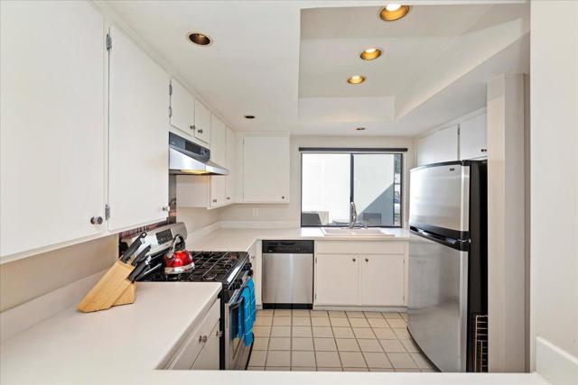 1711 Grand Bahama Drive W, Palm Springs, CA 92264