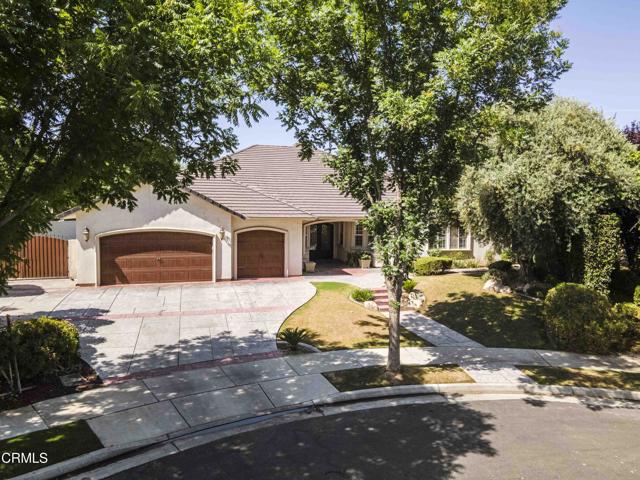 3007 Springbank Court, Bakersfield CA: https://media.crmls.org/mediaz/ebcbf0e6-1d8c-432f-be77-0206c2eb90c4.jpg