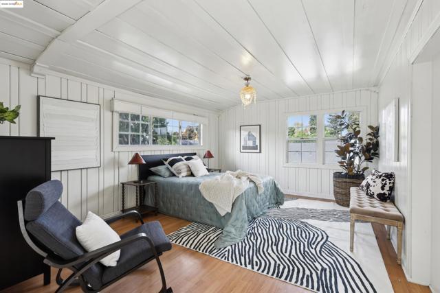 3064 E 15Th St, Oakland CA: https://media.crmls.org/mediaz/ebcc146d-9a0f-4edb-803a-ed5481d162ba.jpg