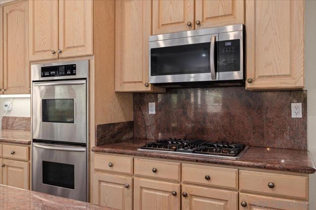 445 De Anza Court, Oceanside CA: https://media.crmls.org/mediaz/ebcc4597-c6fd-4719-aa1a-ed457b9a8a41.jpg