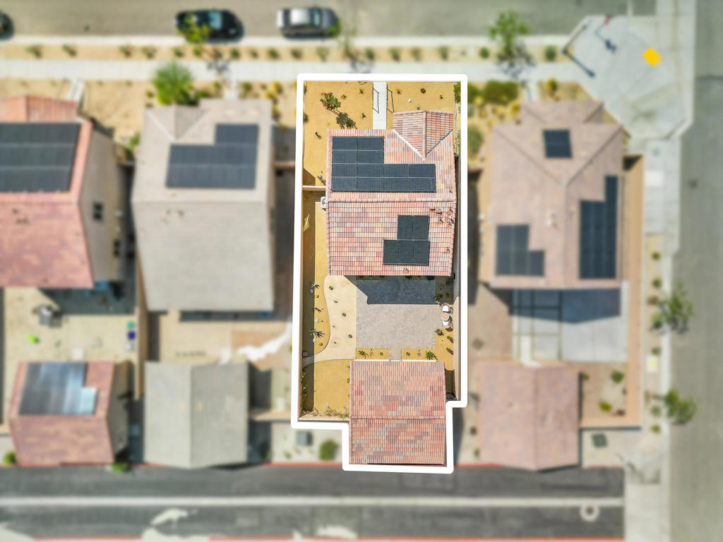 https://media.crmls.org/mediaz/ebcc671b-4180-4395-b60d-7ba71dae7cfb.jpg?preset=X-Large