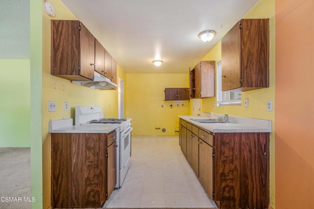 1421 Sequoia Avenue, Simi Valley CA: https://media.crmls.org/mediaz/ebcccba1-e019-47f1-972b-368b12bb62b3.jpg