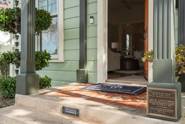 690 S K St, Livermore CA: https://media.crmls.org/mediaz/ebccffe5-b939-4794-91ec-54b58d8535b0.jpg