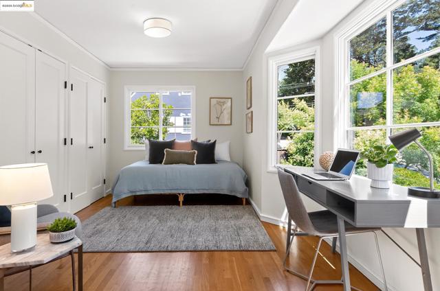 2773 Argyle Street, Oakland CA: https://media.crmls.org/mediaz/ebcd82e3-798b-4c4b-9abb-21cae496f325.jpg