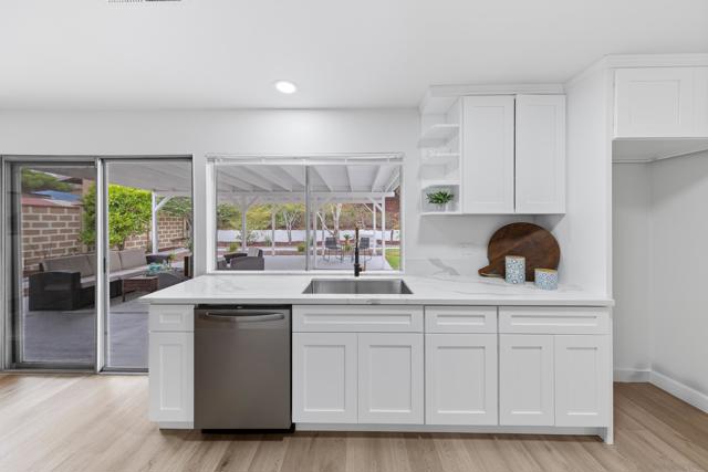 2915 Morton Way, San Diego CA: https://media.crmls.org/mediaz/ebcdf5f0-6f82-4e0f-b26a-4f9af934e639.jpg