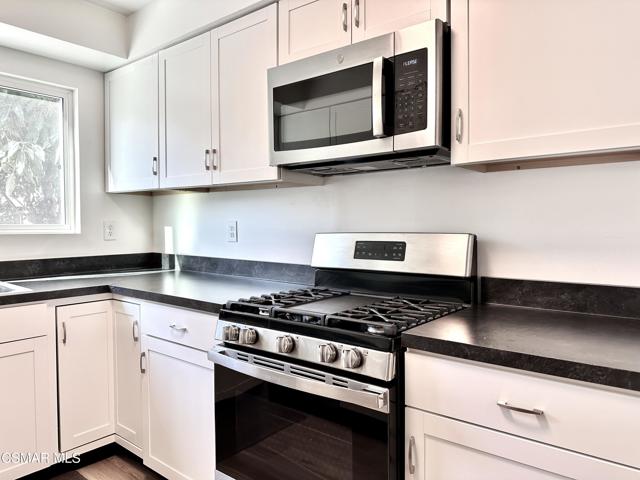 8123 Tiara Street, Ventura CA: https://media.crmls.org/mediaz/ebce0e48-0a30-4ec5-82ab-bbeec2b5a860.jpg
