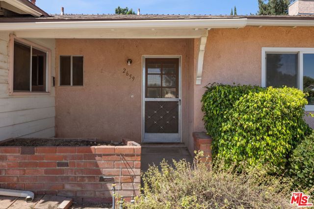 2659 Luray Circle, Simi Valley CA: https://media.crmls.org/mediaz/ebce5835-434b-4e0d-ad12-70dda1157021.jpg