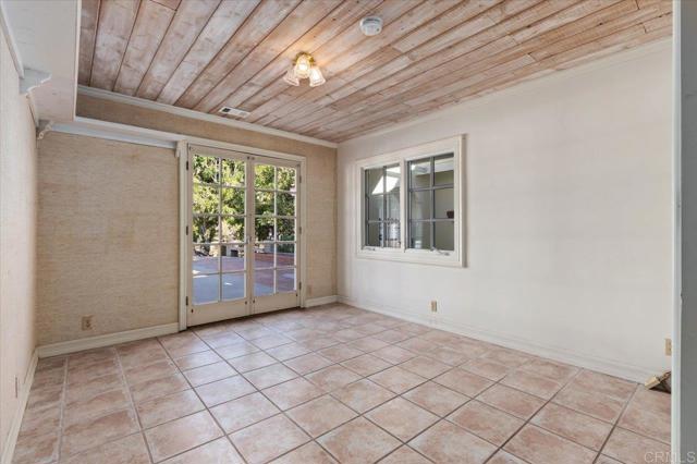 748 Old Oak Ridge, San Marcos CA: https://media.crmls.org/mediaz/ebcec3e5-bbc7-4509-99e9-55a5c0d06cf9.jpg