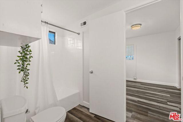 19714 Galway Avenue, Carson CA: https://media.crmls.org/mediaz/ebcf36e0-3e50-4c4b-be81-3b361856f94e.jpg
