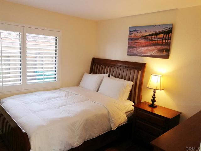 4251 Sturgeon Ct, San Diego CA: https://media.crmls.org/mediaz/ebcfa096-d96c-467d-8f6f-378d2618050f.jpg