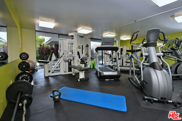 851 N Kings Road, West Hollywood CA: https://media.crmls.org/mediaz/ebd12216-02d4-4b59-9dc6-58001aff2be5.jpg