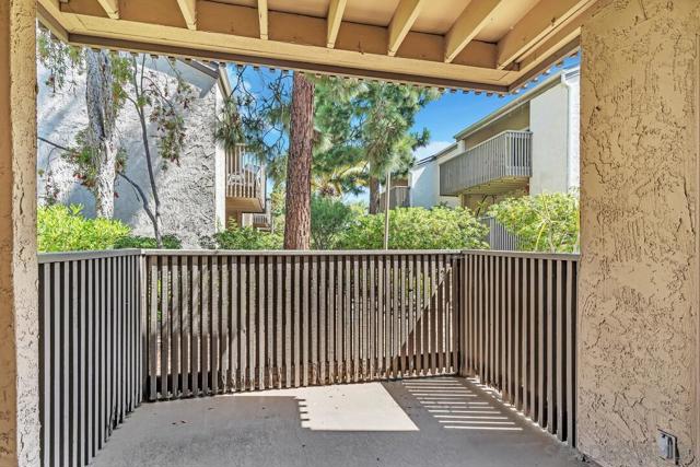 8521 Villa La Jolla Drive, La Jolla CA: https://media.crmls.org/mediaz/ebd1731f-561f-460d-a6fa-88e747315b57.jpg