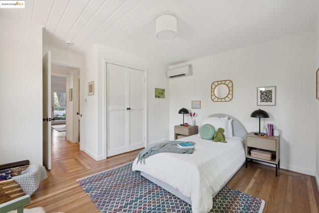 1270 Queens Rd, Berkeley CA: https://media.crmls.org/mediaz/ebd1a94a-628a-45b2-92a9-19185fbe6fcf.jpg