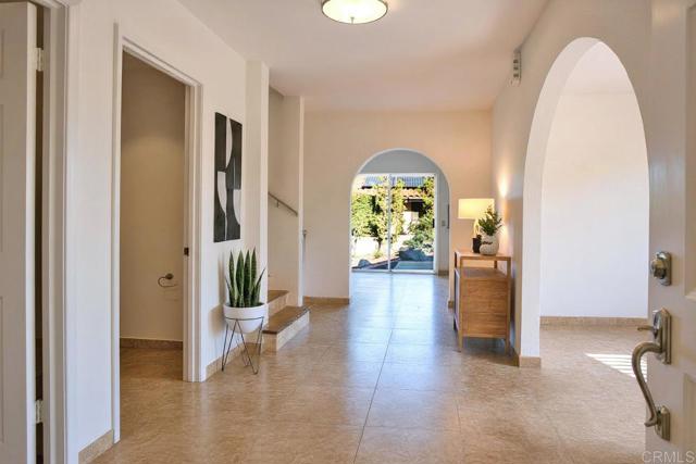 Detail Gallery Image 9 of 48 For 11000 Meadow Glen Way East, Escondido,  CA 92026 - 3 Beds | 2/1 Baths