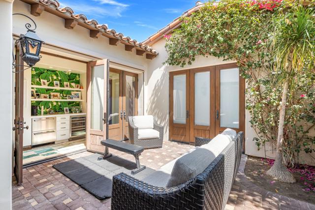 52345 Via Castile, La Quinta CA: https://media.crmls.org/mediaz/ebd2ebdc-c5fd-4e4e-bfbc-f48f2b080d23.jpg