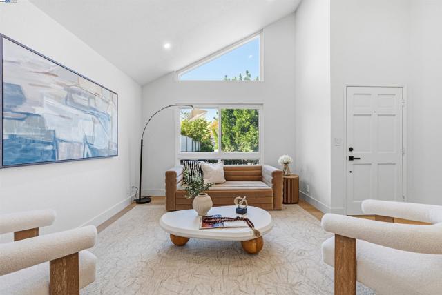 3790 Ruskin Pl, Fremont CA: https://media.crmls.org/mediaz/ebd30c36-6367-469f-8c9b-2e59990022f2.jpg