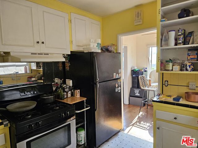837 Milwood Avenue, Venice CA: https://media.crmls.org/mediaz/ebd3f0f8-7207-4d61-a8eb-c91c88482bb5.jpg