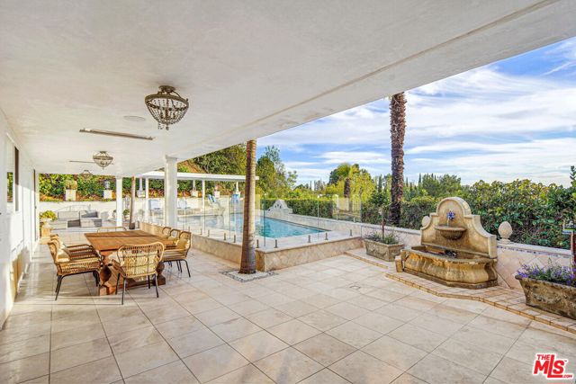 9620 Highridge Drive, Beverly Hills CA: https://media.crmls.org/mediaz/ebd3ffc0-864d-4a1d-8ad9-8d15e6026177.jpg