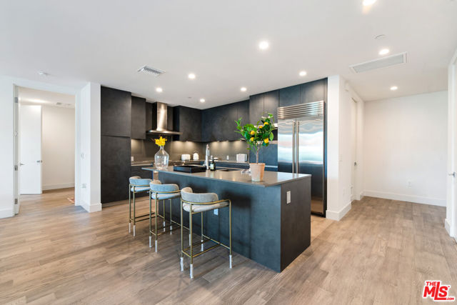 728 N Sweetzer Avenue, West Hollywood CA: https://media.crmls.org/mediaz/ebd3ffd3-487b-4b26-a8b4-d2dbac0a844b.jpg